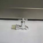 Rubinetto spillatore bottiglie