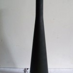 bottiglia nera con rubinetto