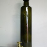 Bottiglia olio con rubinetto.
